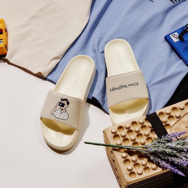 New Balance x Ivy 再推聯名！超可愛夏日野餐風，快穿上情侶拖鞋曬恩愛
