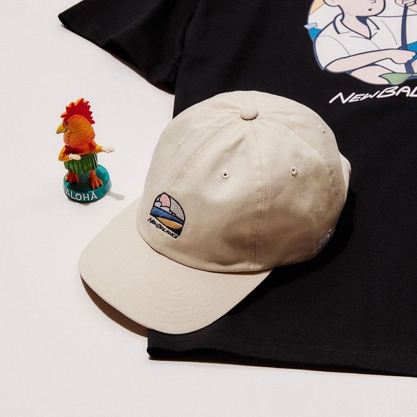 New Balance x Ivy 再推聯名！超可愛夏日野餐風，快穿上情侶拖鞋曬恩愛