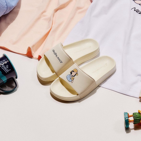 New Balance x Ivy 再推聯名！超可愛夏日野餐風，快穿上情侶拖鞋曬恩愛