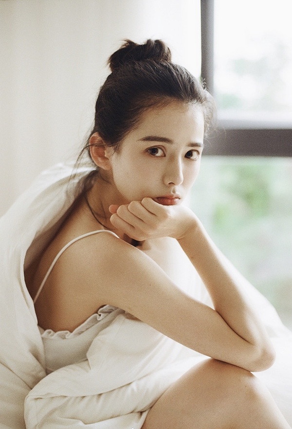 熱播「古裝甜寵陸劇」古裝美人TOP 2:黃日瑩 飾演《春來枕星河》阿梵