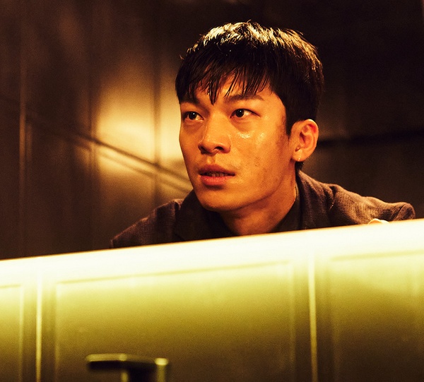 Netflix韓劇《魷魚遊戲》結局未解伏筆!工作人員如何招募?面罩有玄機?男主踏上李炳憲相同命運?