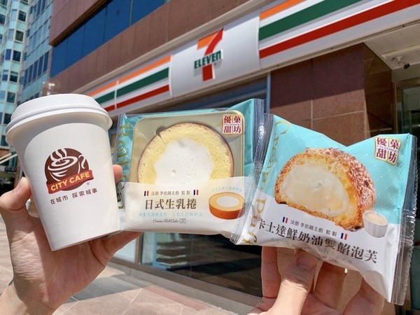 法朋主廚監製！7-11「日式生乳捲、雙餡泡芙」新登場，買甜點再享咖啡5折優惠