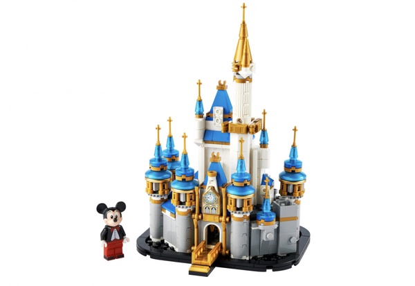 LEGO「迷你迪士尼城堡」可愛登場！小型迪士尼城堡方便組裝收藏，隨附燕尾服米奇人偶