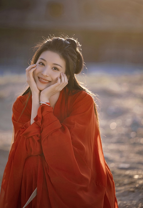 網評「最適合古裝紅衣」的女星TOP 9:王楚然