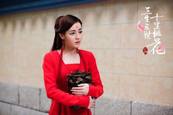 網評「最適合古裝紅衣」的女星TOP 2:迪麗熱巴