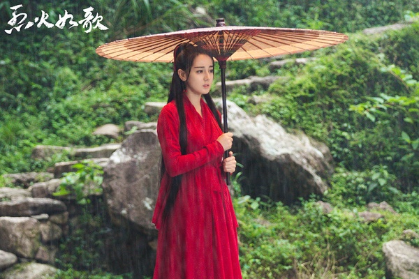 網評「最適合古裝紅衣」的女星TOP 2:迪麗熱巴