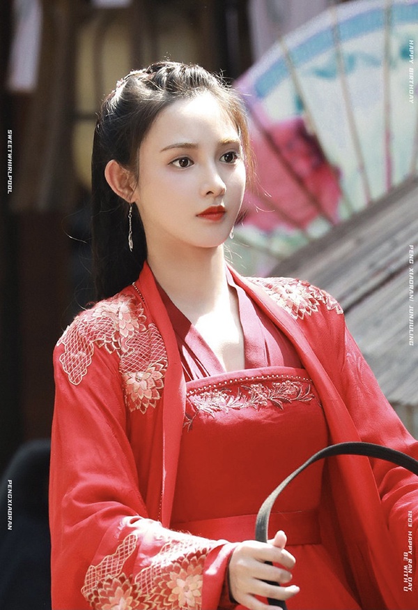 網評「最適合古裝紅衣」的女星TOP 1:彭小苒