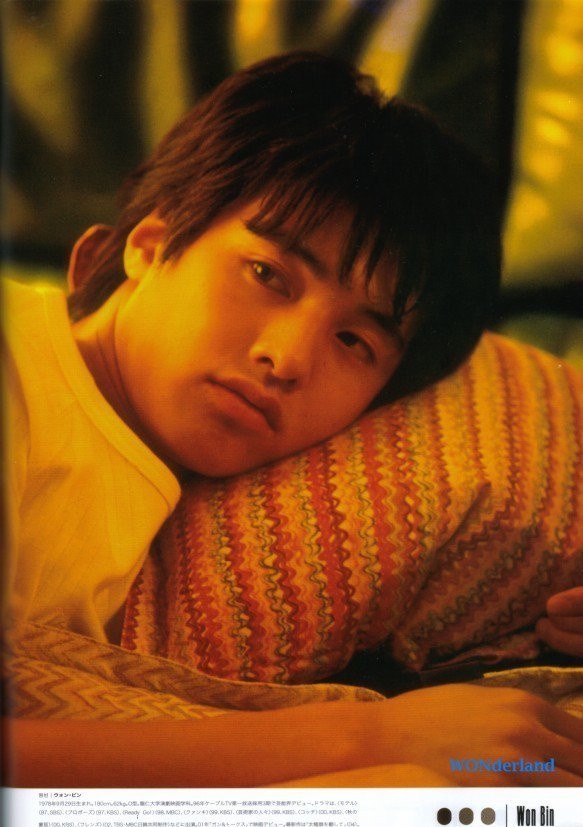 韓劇元祖美男的年輕帥照！《魷魚遊戲》李政宰、鄭雨盛是神級顏值，元斌帥到難忘，20多歲的玄彬好青澀