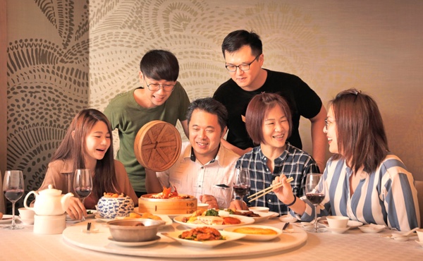 五倍券餐廳優惠！樂天皇朝滿千送千，乾杯、瓦城、貳樓滿額再折，一蘭拉麵也有優惠！