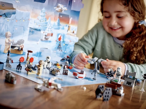 LEGO 樂高聖誕倒數月曆開賣！「哈利波特、星際大戰、復仇者聯盟」3款必收積木月曆推薦