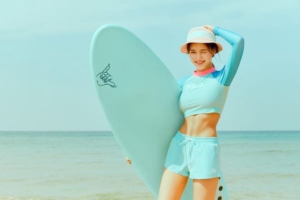 《海岸村恰恰恰》網議申敏兒全身名牌卻顯胖？女星戲外真實身材，金裕貞變超辣，她瘦到剩骨頭