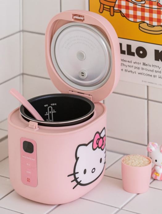 Kitty粉必收！「Hello Kitty 迷你電鍋」上市，輕巧機身+蜜桃粉質感升級，小套房也適用