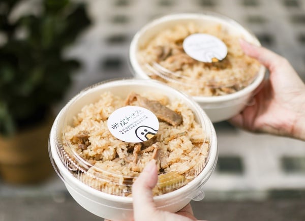 滿滿都是鴨子！高雄油飯專賣店「米院子油飯」新開幕，唯美庭院超欠拍