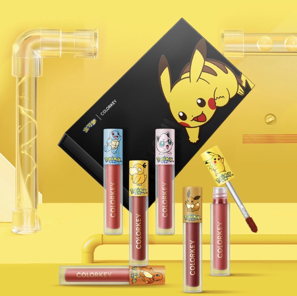 COLORKEY x POKÈMON 聯名彩妝登場！迪麗熱巴試色唇釉美翻，寶貝球9色眼影盤超欠買！