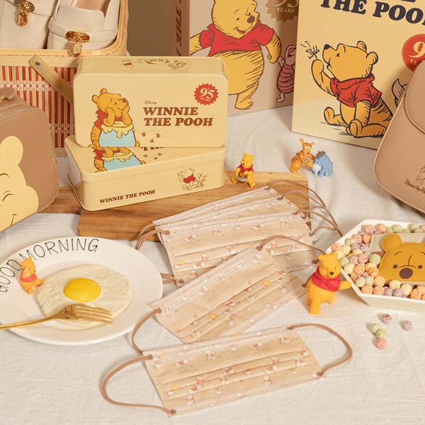 維尼粉絲快收！Grace gift小熊維尼95周年限定商品，維尼鐵盒＋維尼口罩、維尼包都要收