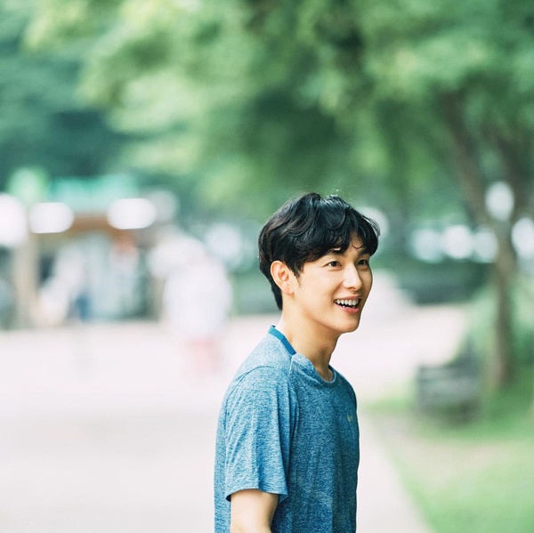 連D社都想「放棄跟蹤」的韓星！SHINee 這位每天只找 Kai，金秀賢無聊就做這件事！