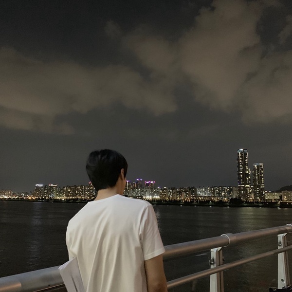 不續約就毀了他！韓網熱議被經紀公司黑掉的明星，金宣虎渣男爭議、金正賢操縱門都上榜