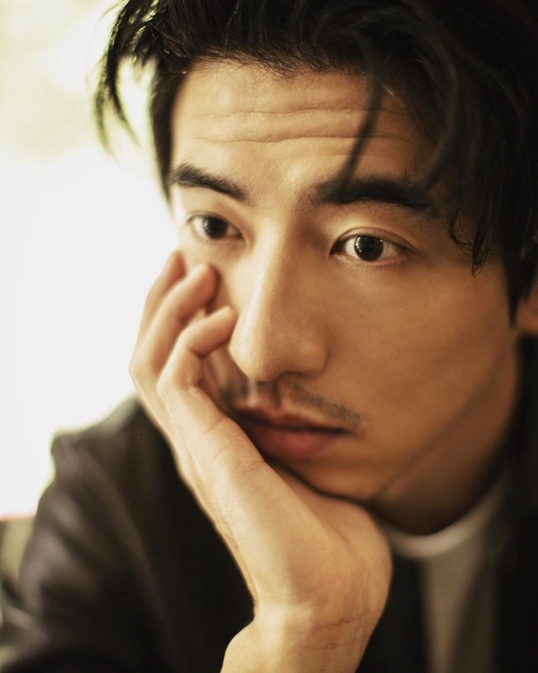 《無神之地》傅孟柏7件事！和連俞涵是同學？被簡嫚書牽線入行、是《返校》超帥張老師
