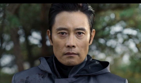 爭議後翻身男星!不只金宣虎,朱智勳《智異山》搭全智賢資源不斷,李秉憲大獎拿到手軟