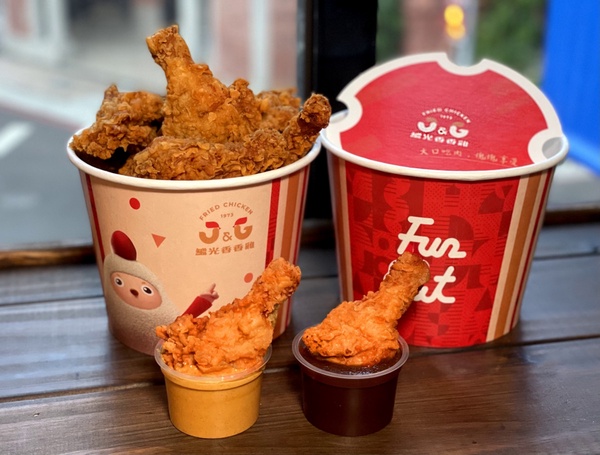 8家連鎖速食「優惠&新品」，麥當勞買一送一、肯德基黑糖白玉蛋撻回歸、頂呱呱送呱呱包