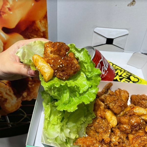 NENE CHICKEN首家「無骨炸雞專賣」開幕！辣炒年糕炸雞＋生菜超讚，加5款韓國糖餅必吃