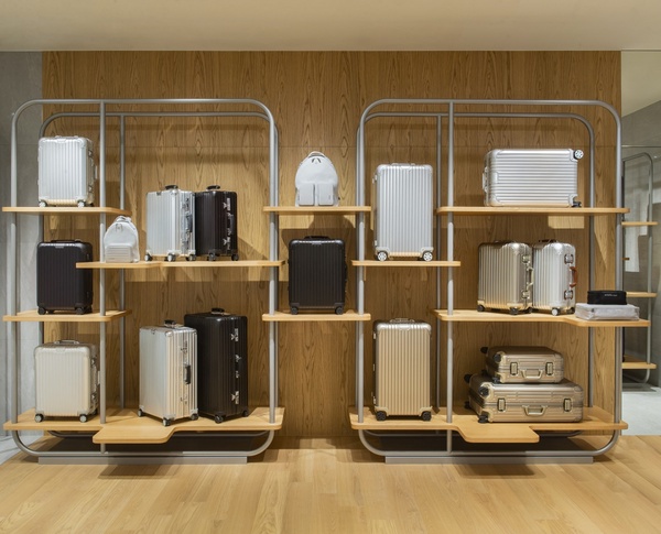 RIMOWA台北忠孝專門店盛大開幕,超吸睛 Essential Neon 螢光色行李箱限量發售!
