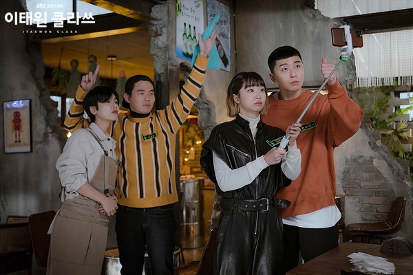 近年韓劇觀看數Top10排行!《海岸村》《文森佐》都沒前十,玄彬《迫降》竟不是第一!