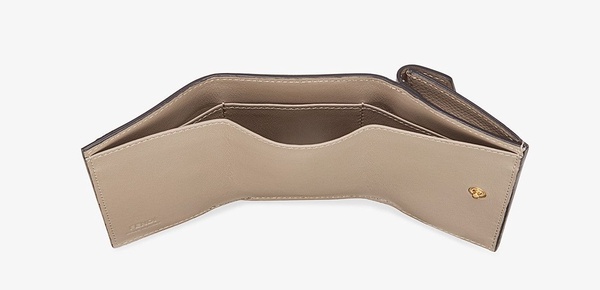 FENDI 微型款式三摺疊皮夾,NT14,500