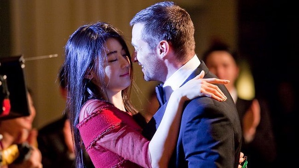 超意外的韓星吻戲！《One the woman》李荷妮吻過吳漣序？全智賢吻過休傑克曼、李冰冰？成東鎰這吻戲亮了