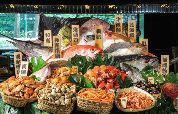 吃到飽餐廳推薦！饗食天堂全新改裝升級、晶華酒店推螃蟹鮮蝦吃到飽、王品嚮辣新開幕
