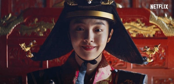 《具景伊》金慧峻7件事！青龍獎最佳新人、曾有女團夢，演活《屍戰朝鮮》中殿娘娘爆紅