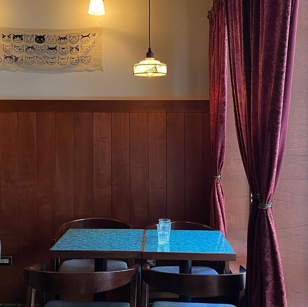 東門站永康商圈「翌日咖啡店」，昭和復古感不限時深夜咖啡廳，帶你一秒穿越日本