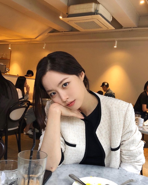 Netflix《戀慕》高顏值配角！女二竟曾是大企業服裝設計師，首集小童星網讚像IU，演技打趴大人