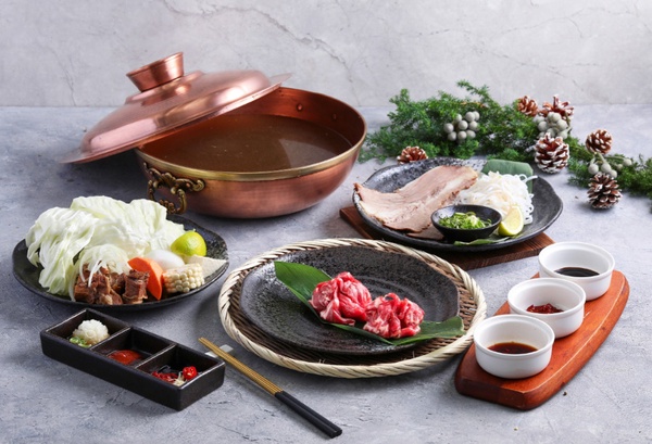 豪華火鍋推薦「犇 牛肉爐」！Prime牛小排、48小時熬煮濃厚湯頭，還有美式牛胸河粉都有