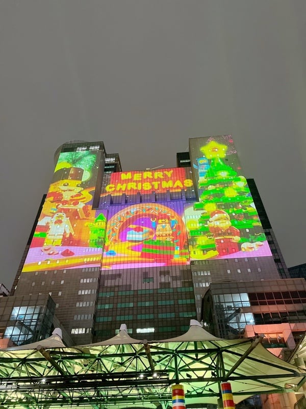 2021新北耶誕城LOGO樂高樂園登場！超巨樂高聖誕老人、3D樂高光雕秀，還有7座打卡天橋