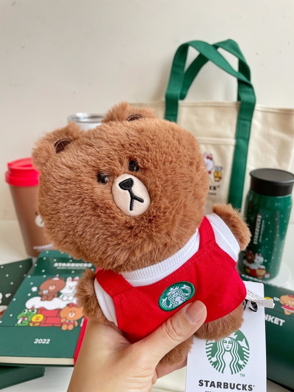 熊大店長現身星巴克!星巴克聯名LINE FRIENDS12款新品,熊大公仔、隨行卡「這天」開賣