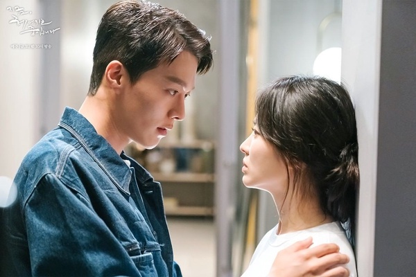 近期熱播韓劇話題度TOP10！《Happiness》第五，《現正分手中》第三，冠軍是本季大黑馬
