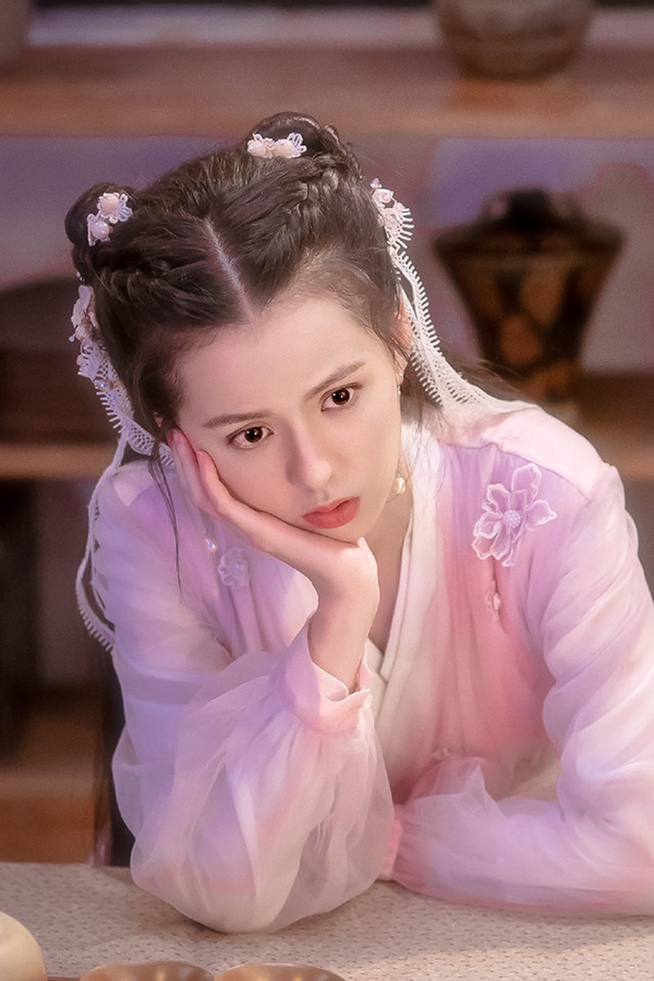 網評2021古裝劇最美「面紗美人」TOP 7：黃日瑩 飾演《春來診星河》阿梵