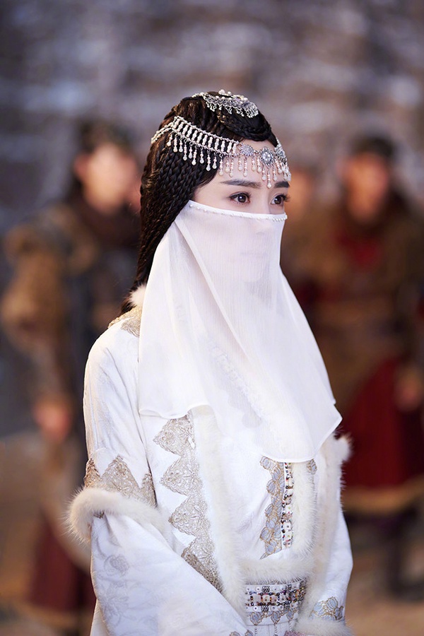 網評2021古裝劇最美「面紗美人」TOP 3：楊冪 飾演《斛珠夫人》方海市