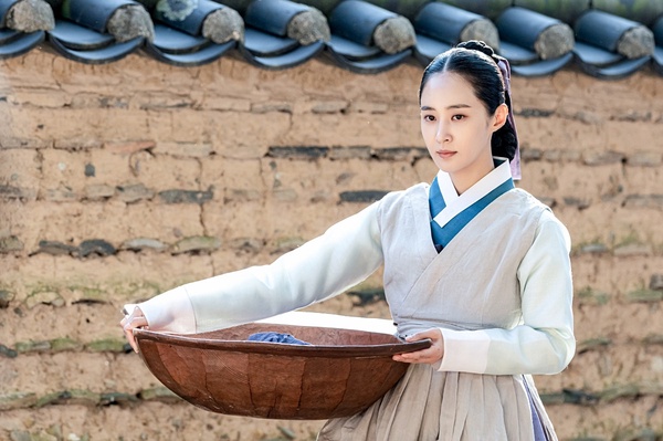 網評2021韓劇古裝女神！《打包袱》俞利古裝扮相驚豔全網，朴恩斌、李世榮古裝超清新