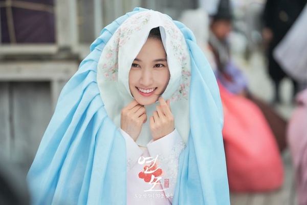 網評2021韓劇古裝女神！《打包袱》俞利古裝扮相驚豔全網，朴恩斌、李世榮古裝超清新