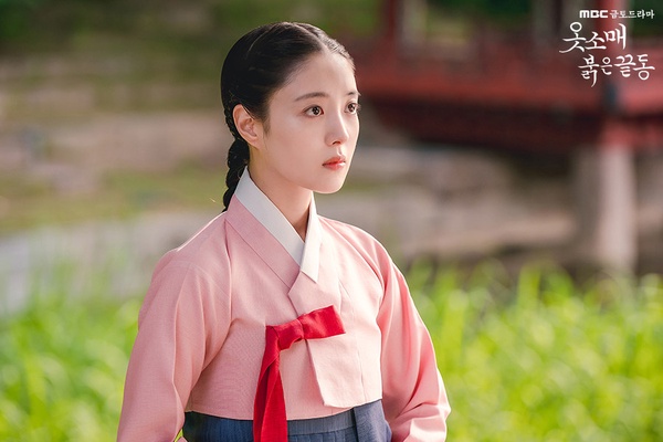 網評2021韓劇古裝女神！《打包袱》俞利古裝扮相驚豔全網，朴恩斌、李世榮古裝超清新