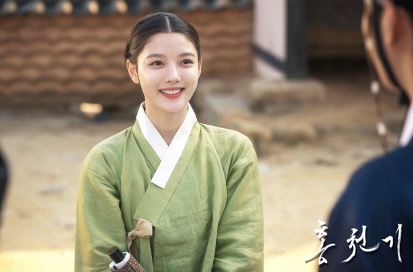 網評2021韓劇古裝女神！《打包袱》俞利古裝扮相驚豔全網，朴恩斌、李世榮古裝超清新