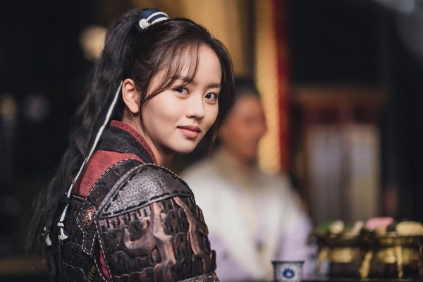 網評2021韓劇古裝女神！《打包袱》俞利古裝扮相驚豔全網，朴恩斌、李世榮古裝超清新
