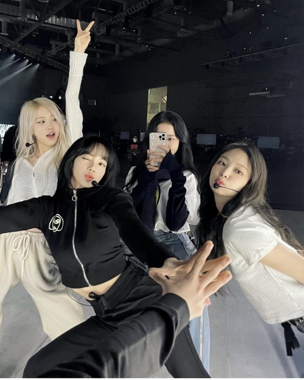 關於《雪降花》Blackpink Jisoo1: 擁有超狂家世背景 一家人都神仙級顏值