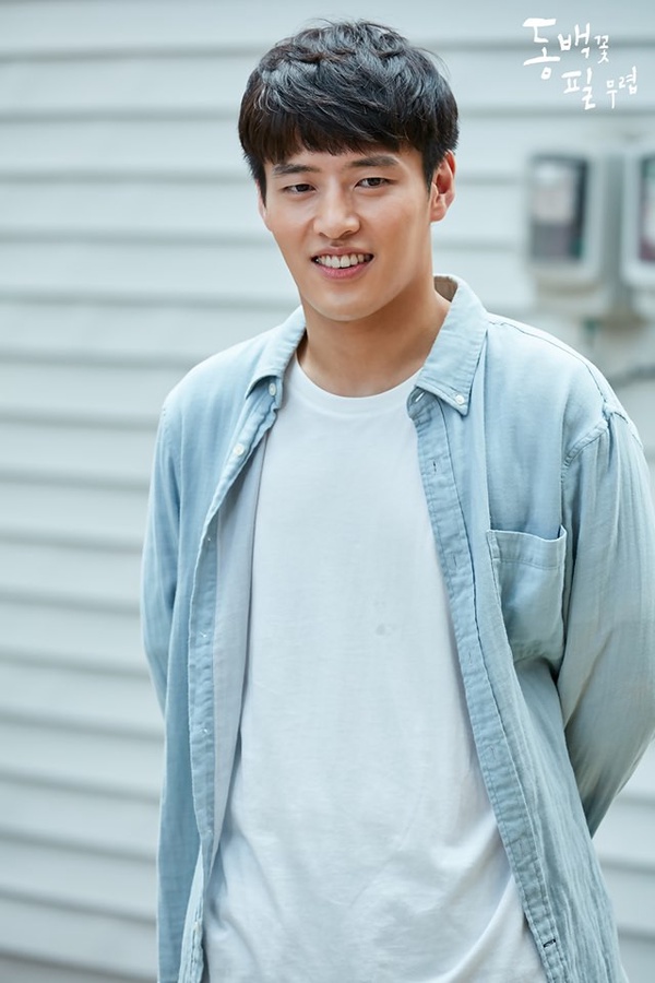 戲路不受限的演員！金秀賢《某一天》19禁背面全裸、李準基變臉演技強，他連不舉都能演