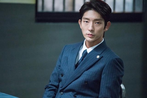 戲路不受限的演員！金秀賢《某一天》19禁背面全裸、李準基變臉演技強，他連不舉都能演