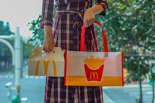 麥當勞買一送一！麥當勞香芋派限時回歸，加推那堤買一送一、買指定盒餐送麥當勞分享袋