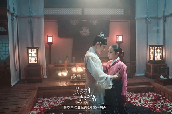 《衣袖紅鑲邊》李俊昊演技網狂讚！2021-2022受矚目演技偶像，玉澤演、朴炯植演技好評