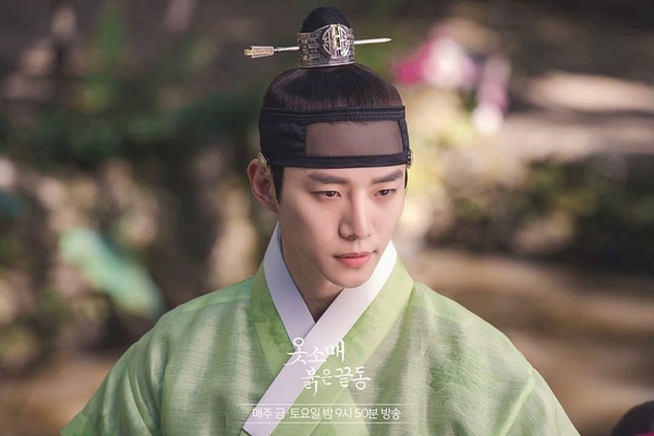 《衣袖紅鑲邊》李俊昊演技網狂讚！2021-2022受矚目演技偶像，玉澤演、朴炯植演技好評